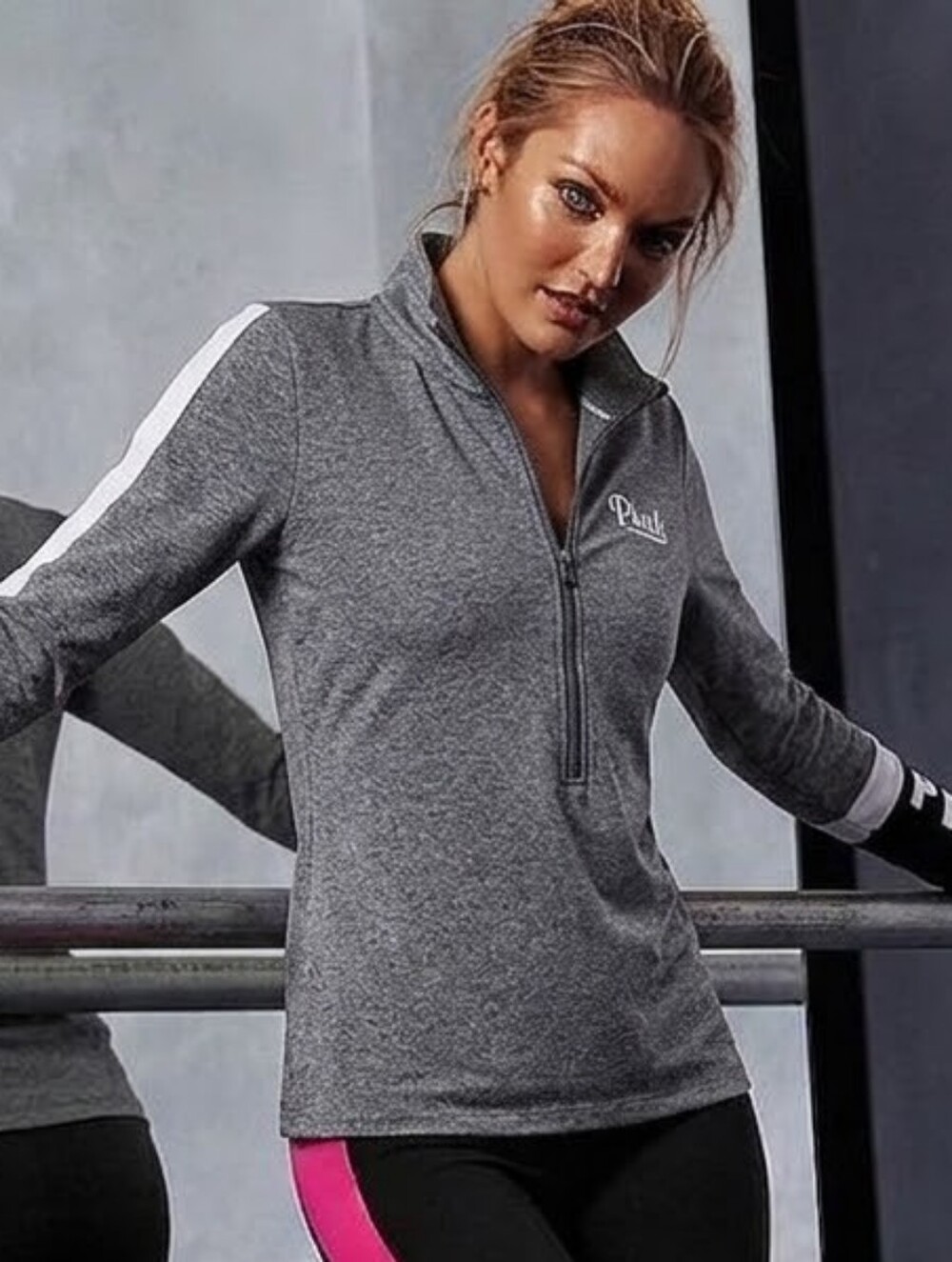 PINK Victoria’s Secret Women’s Grey Quarter Zip Sweatshirt Pullover Size Medium